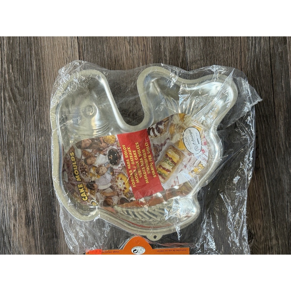 Vintage 1970s Fish Jello/Cake Pan - Picture 2 of 2